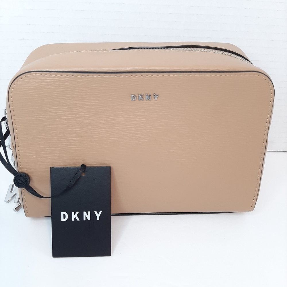 DKNY small clutch cosmetic case - Picture 1 of 9
